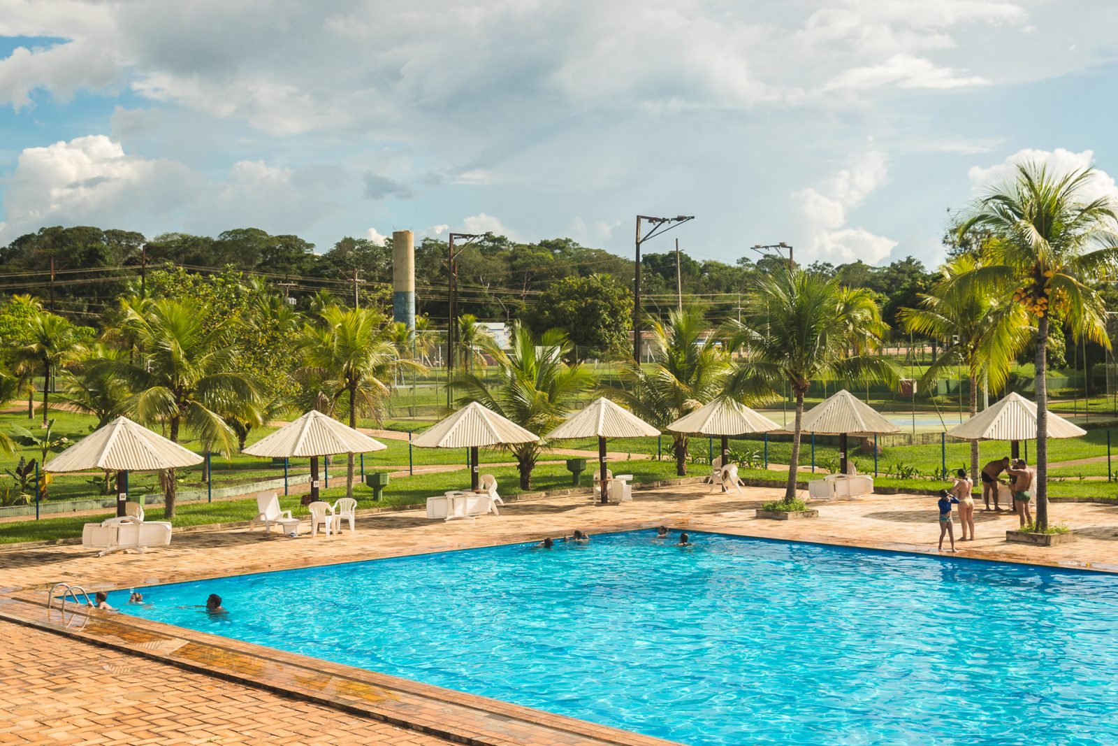 Piscina semi-olímpica